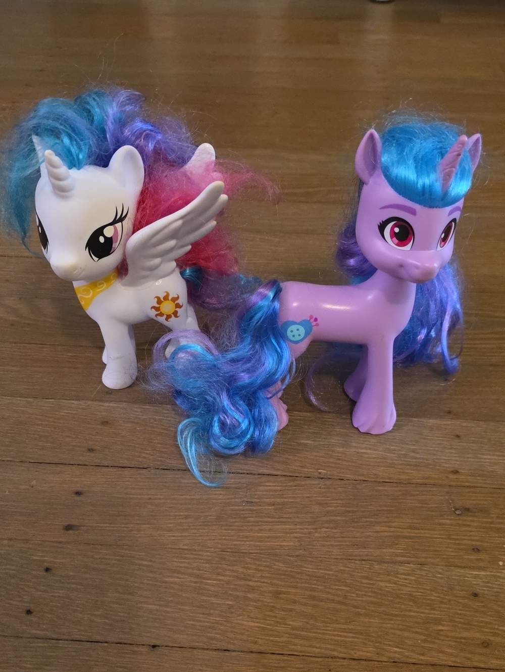 My Little Pony Princess Celestia and Izzy Moonbow. Set Of 2